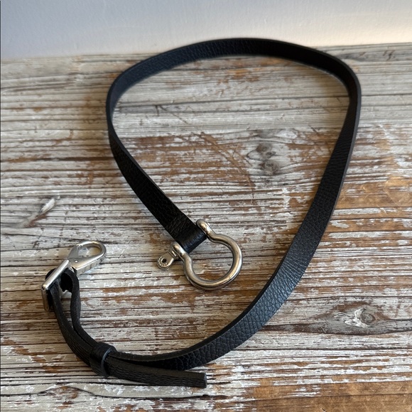 Burberry Black Leather Shoulder Strap - Picture 1 of 5